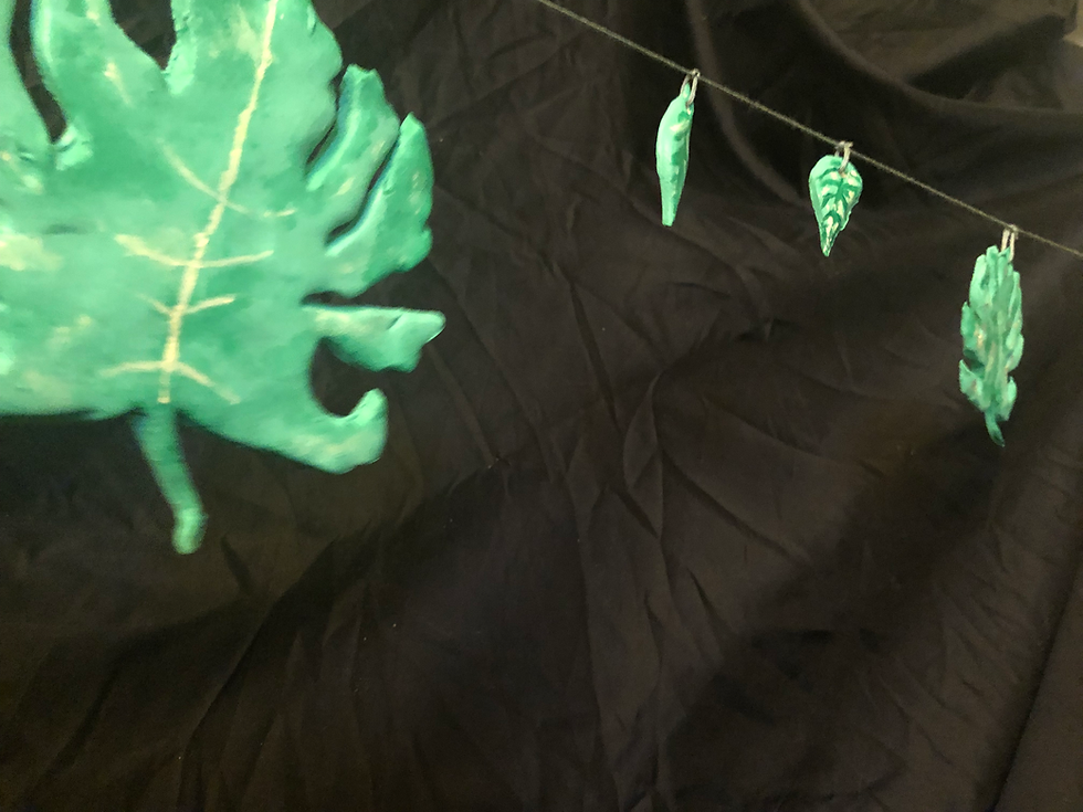 Thumbnail: Ceramic Leaf Garland 