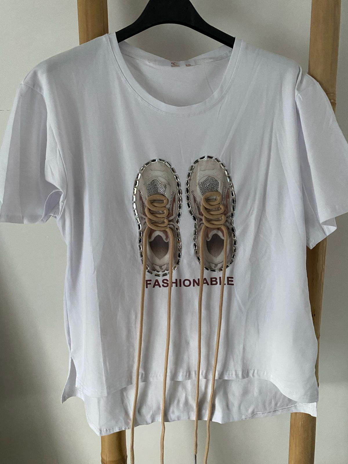 T-shirt baskets blanc