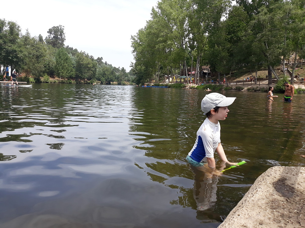 Praia Fluvial com crianças