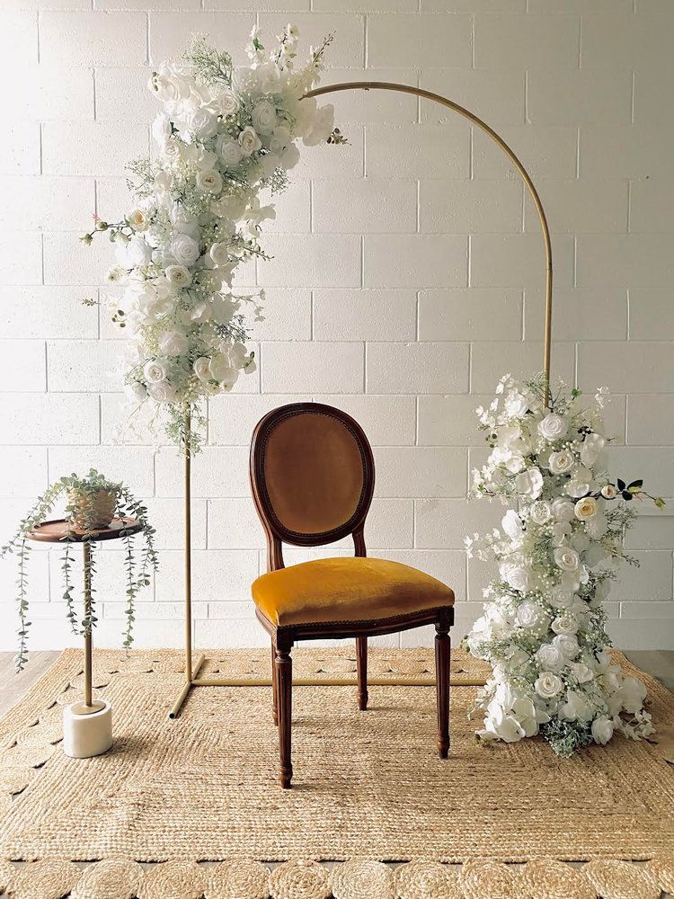 Aperturee Set of 2 Gold Leaves Floral Archway For Wedding