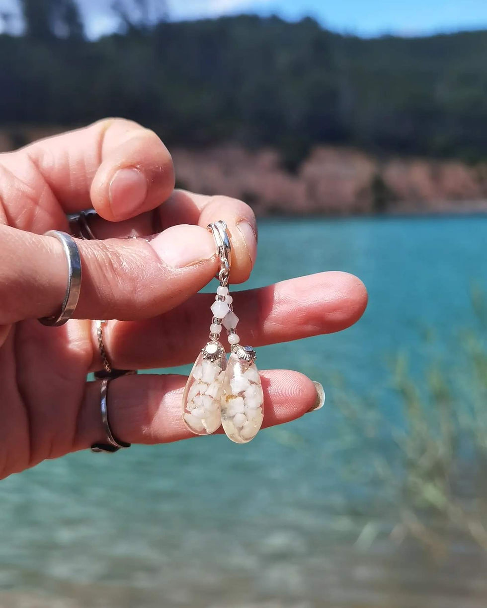 Thumbnail: Les quartz du lac de vins sur caramy 