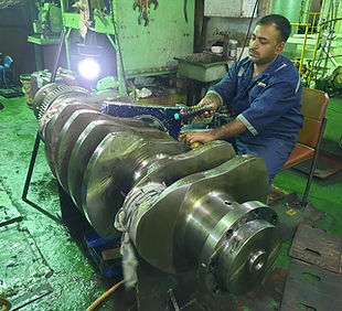 Crankshaft-grinding-of-Wartsila-4L20-engine-while-sailing-of-the-vessel-on-V-blocks.jpg