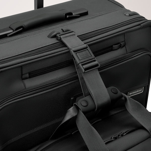 縮圖：Briggs & Riley Baseline Global 21" Carry-On Expandable Spinner