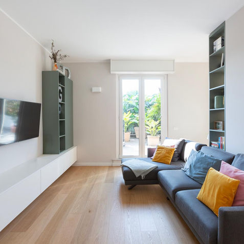 soggiorno design, semplice, bianco e verde, colonna su misura