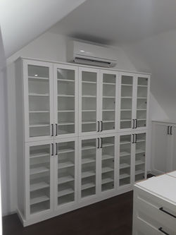 Master Walk In - Shaker - Glass Doors