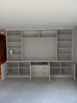 Living Room Built In - Winter Fun - Shaker