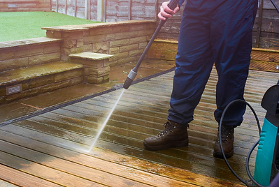 Cleaning decking with pressure washer.png