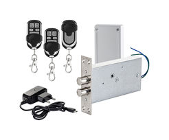 Фотозйомка на білому фоні. Якісна ізоляція. Створення композицій з окремих об'єктів