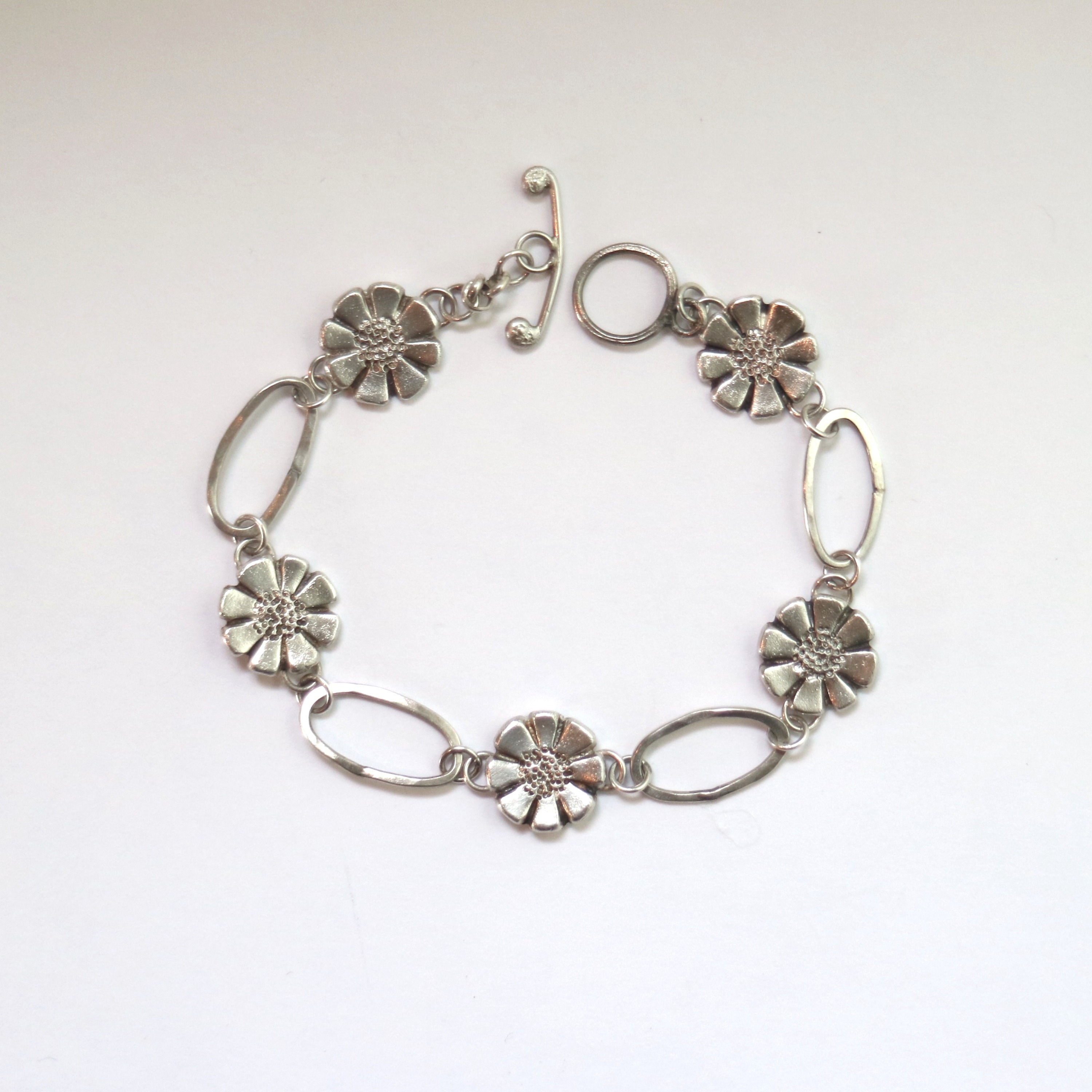 Little Daisies Link Bracelet