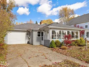 Charming Cherry Beach Cottage