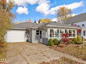 Charming Cherry Beach Cottage