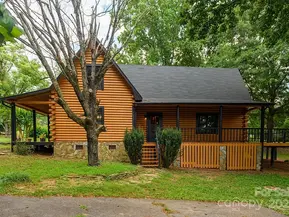 Log House in North Carolina