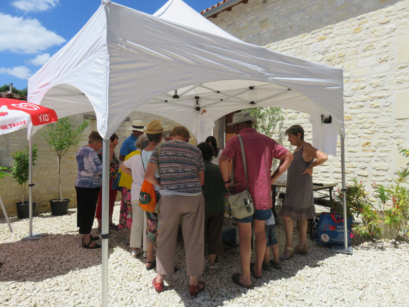 Installation éphémère d'un atelier de sérigraphie chez Maud Trolliet, céramiste à Saint Hilaire de Villefranche