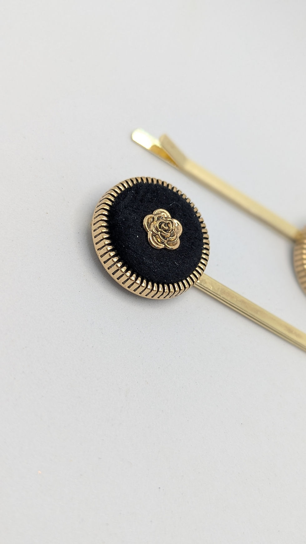 Thumbnail: Henley Black