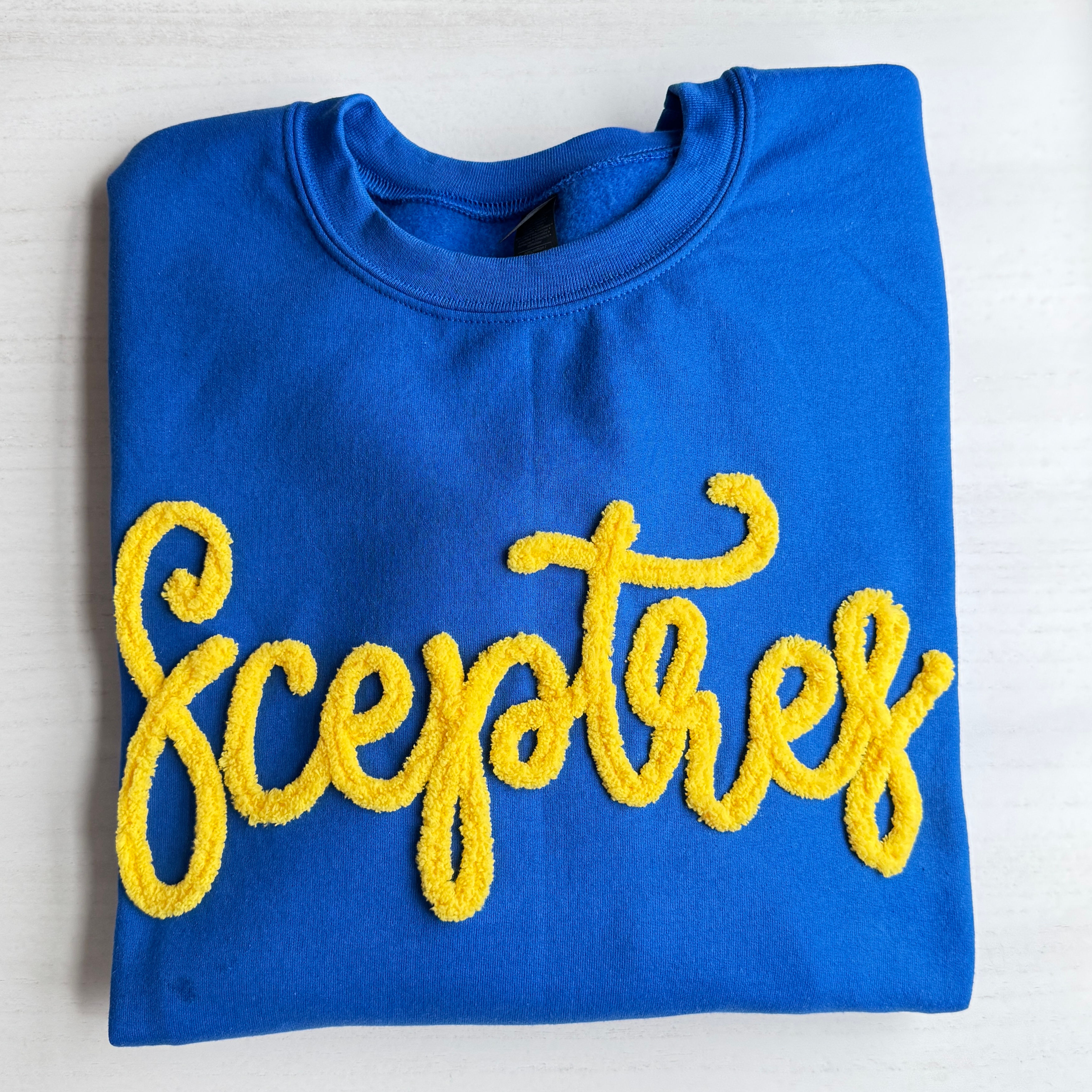 Sceptres Yarn Embroidered Sweatshirt