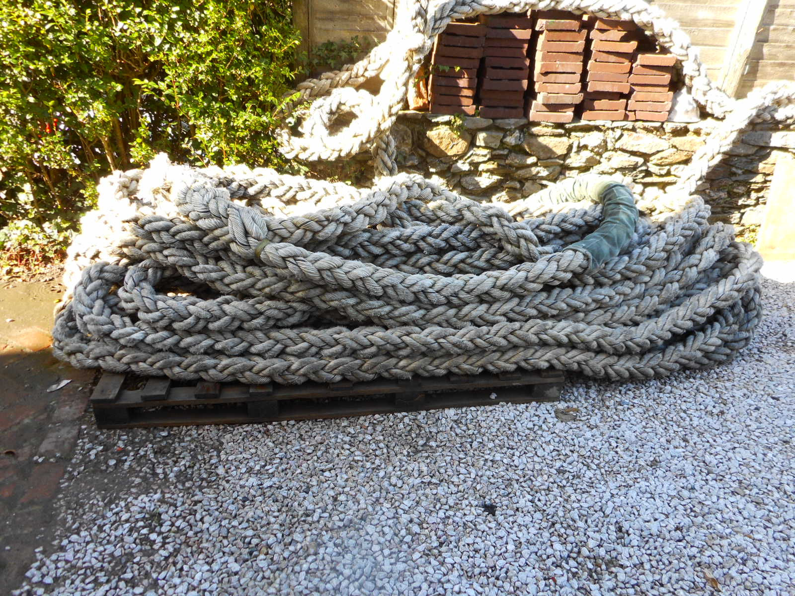 Eight way plaited towing/berthing rope
