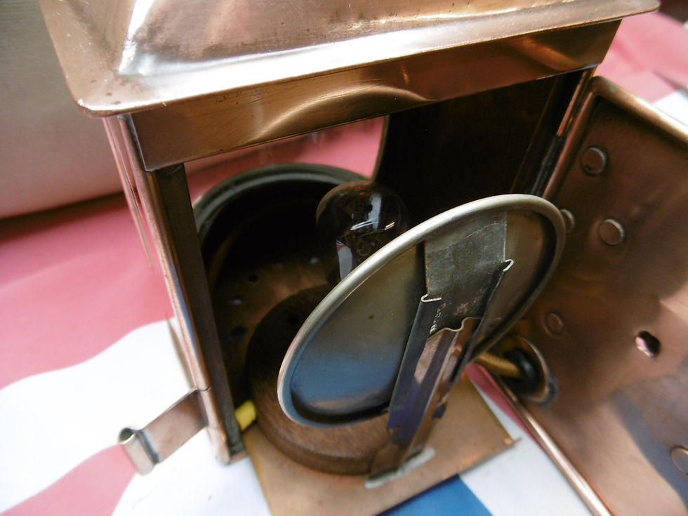 Thumbnail: Copper Stern light