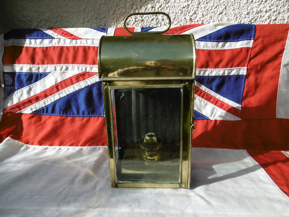 Brass passageway lantern