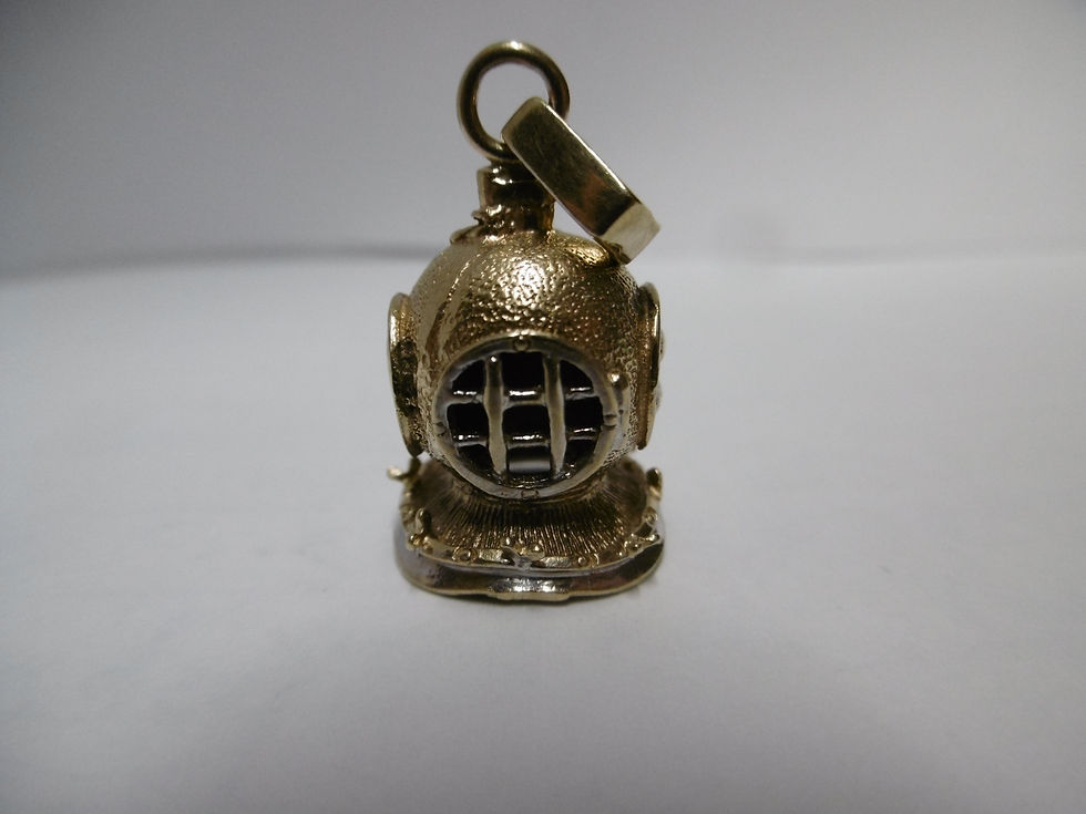 Gold and white gold diving helmet pendant