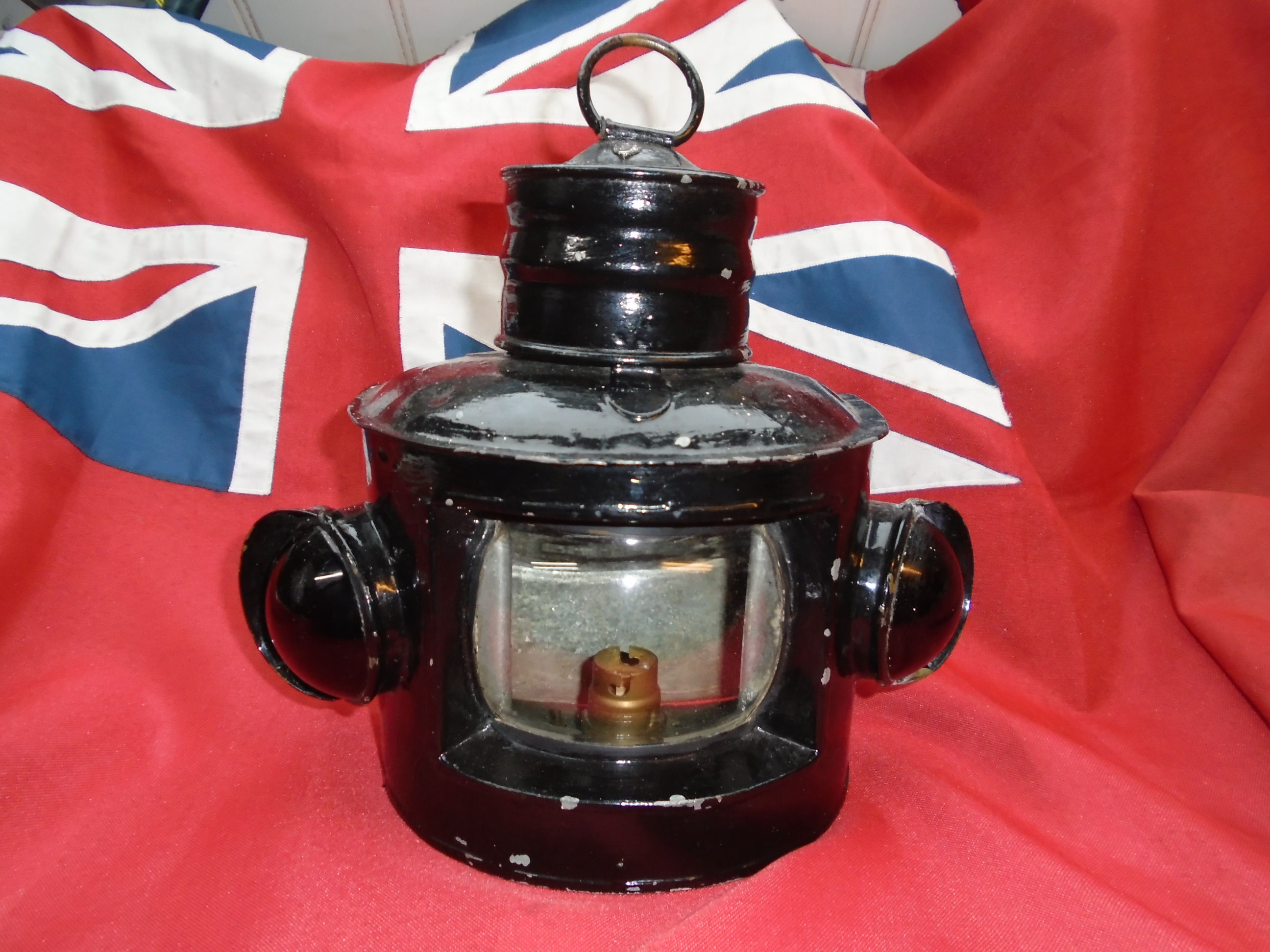 Galvanised ships tri-light