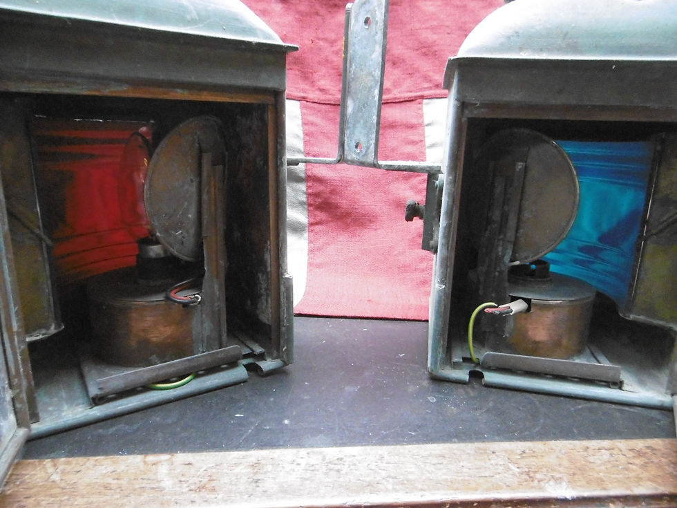 Thumbnail: Pair of Port and Starboard oil lights