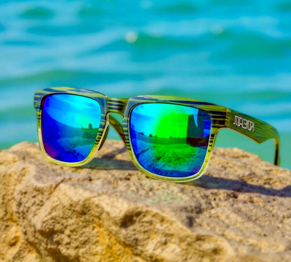 Polarised sunglasses