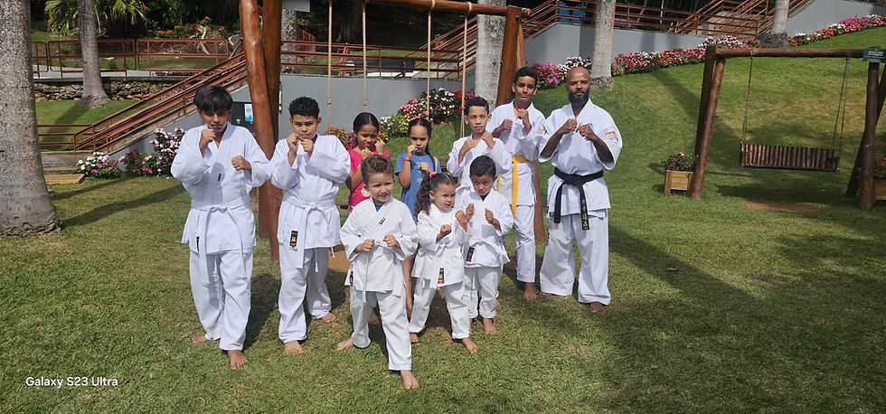 Esporte, Natureza e Disciplina: Gruta do Maquiné recebe aula de campo de Karatê