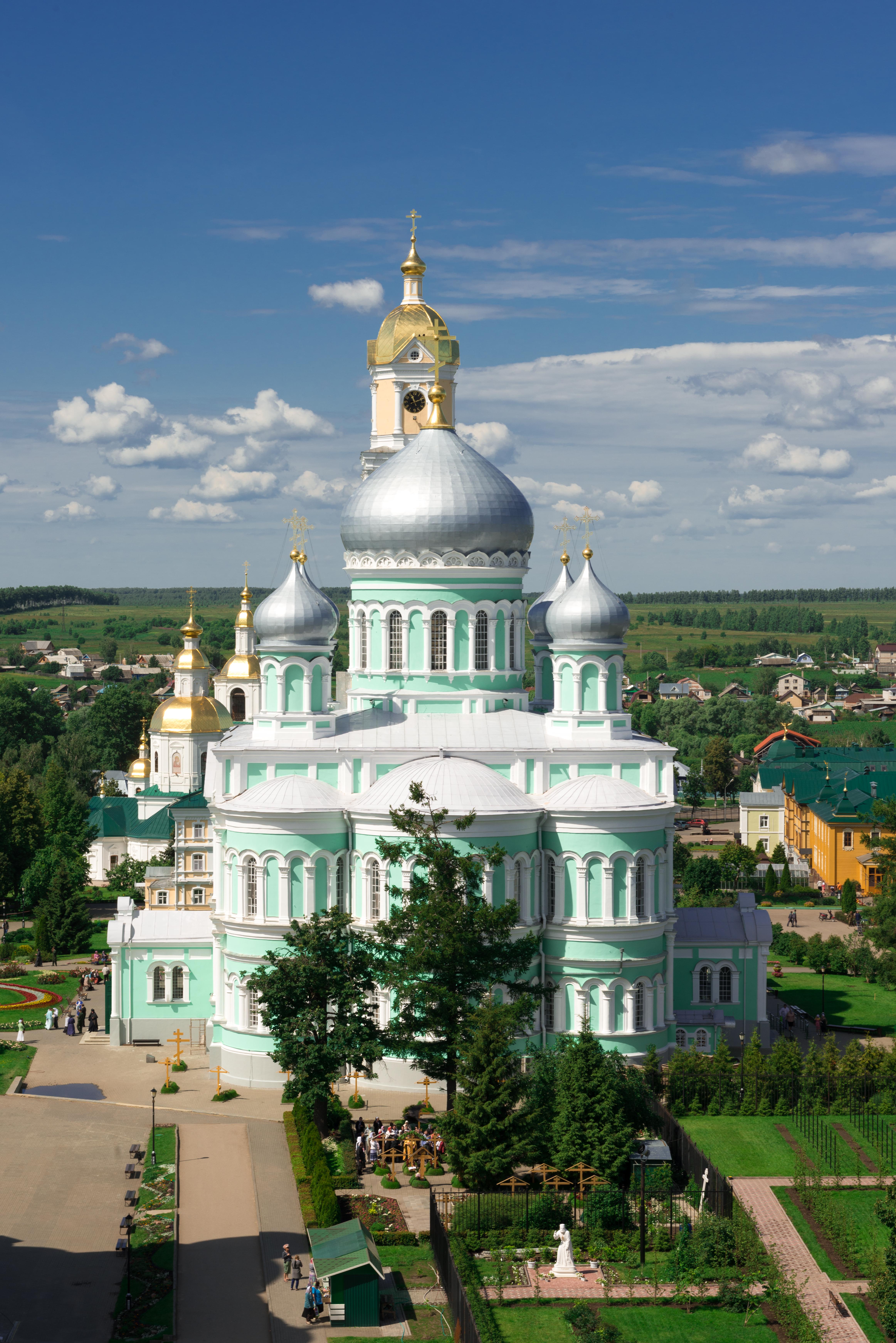 серафим саровский монастырь дивеево. деево храм. свято-троицкий серафимо-дивеевский женский монастырь. деево храм. дивеево нижегородской обл монастырь.