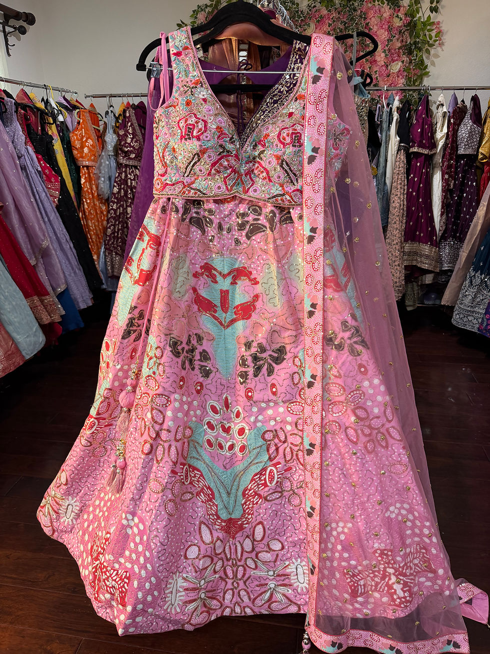 थंबनेल: Sequin Floral Lehenga Set