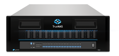 TrueNAS R-50 – Leistungsstarke 4U High-Density Hybrid Storage Appliance mit Single-Controller, 48 Hot-Swap 3,5-Zoll-Laufwerksslots und 4 NVMe-Slots für schnellen Cache. Bis zu 5 PB Speicherkapazität, unterstützt 10/25/40/100 GbE Netzwerke und bietet flexible Skalierung für unternehmenskritische Speicheranforderungen.