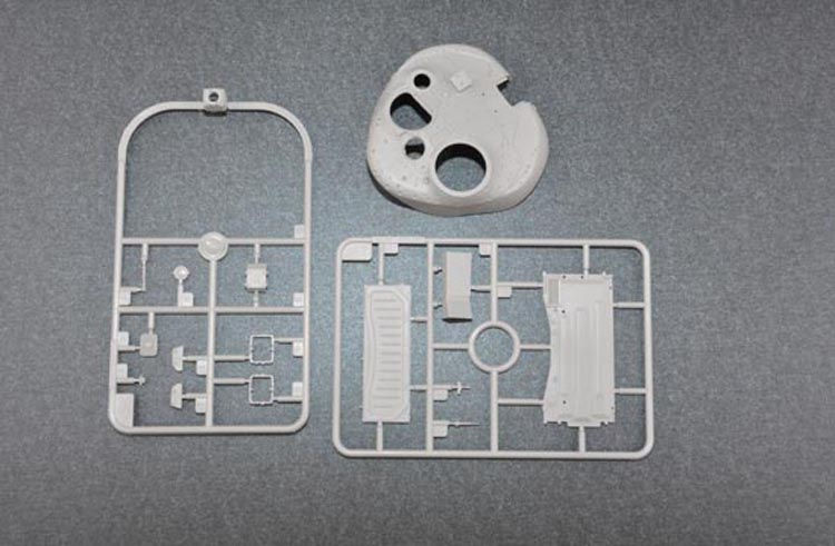 サムネイル： トランペッター 1/35 ロシア連邦軍 T-90A主力戦車 "鋳造砲塔" プラモデル 05560