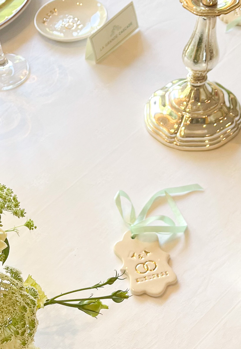 décor de table personnalisé - porcelaine moderne - wedding in paris
