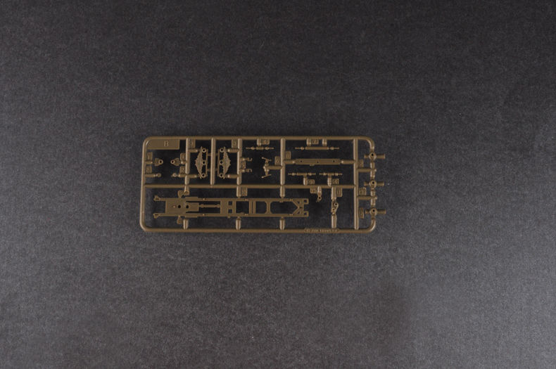 サムネイル： トランペッター　1/72 ZiL-157 ソビエト軍 タンクローリー　01102