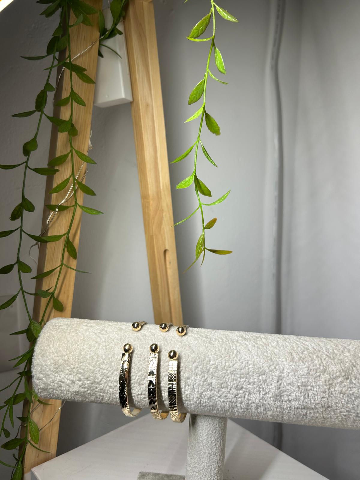 סט צמידי יד-ויקטוריה