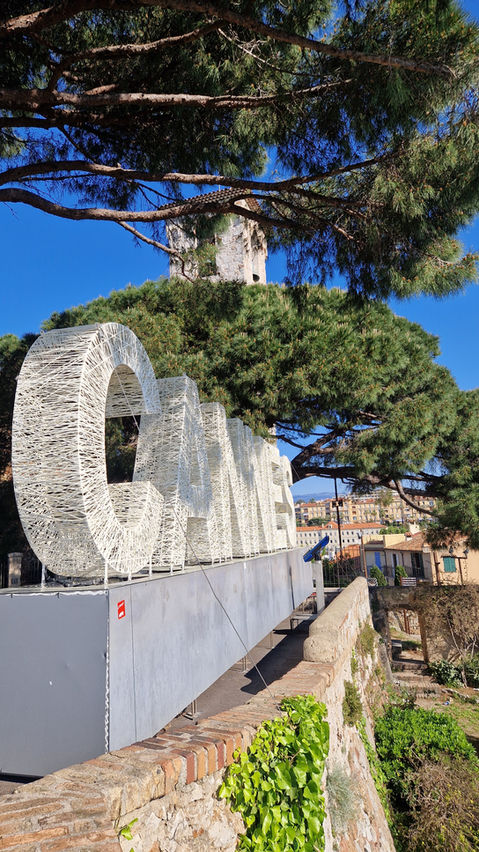 Audrey Zander leadership communication coach | A picture of Cannes letters between trees. Audrey Zander is based in Cannes, but also serving Nice, Monaco, the French Riviera, the United Kingdom, and clients across Europe, Africa, and the East Coast USA. The coaching can take place in-person & online.