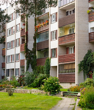 Four storey, residential block of flats house (Khrushchyovka) with cozy garden..jpg