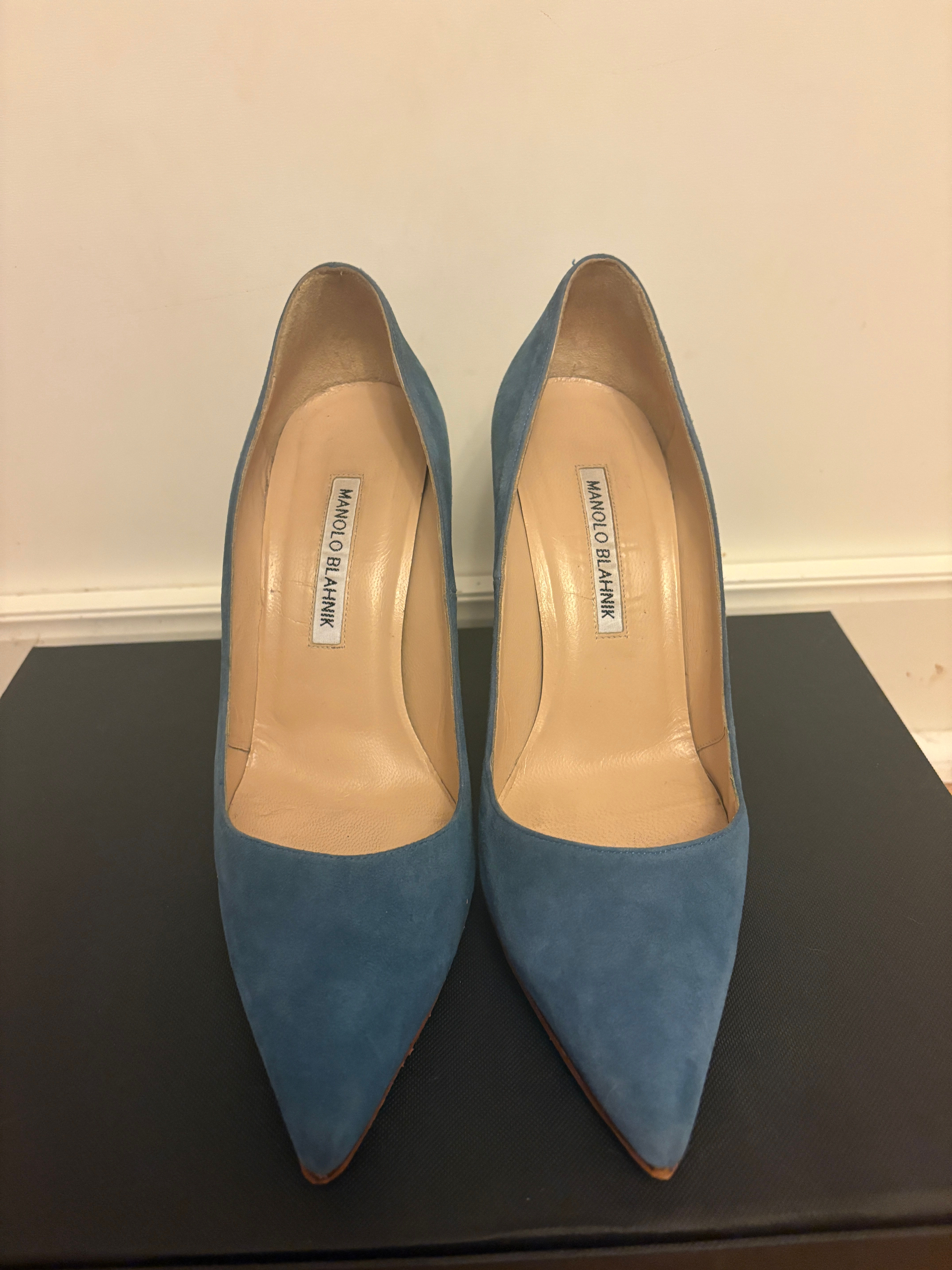Manolo Blue Suede Pumps "Denim Darling" - Size 37.5 (Size 7 US)
