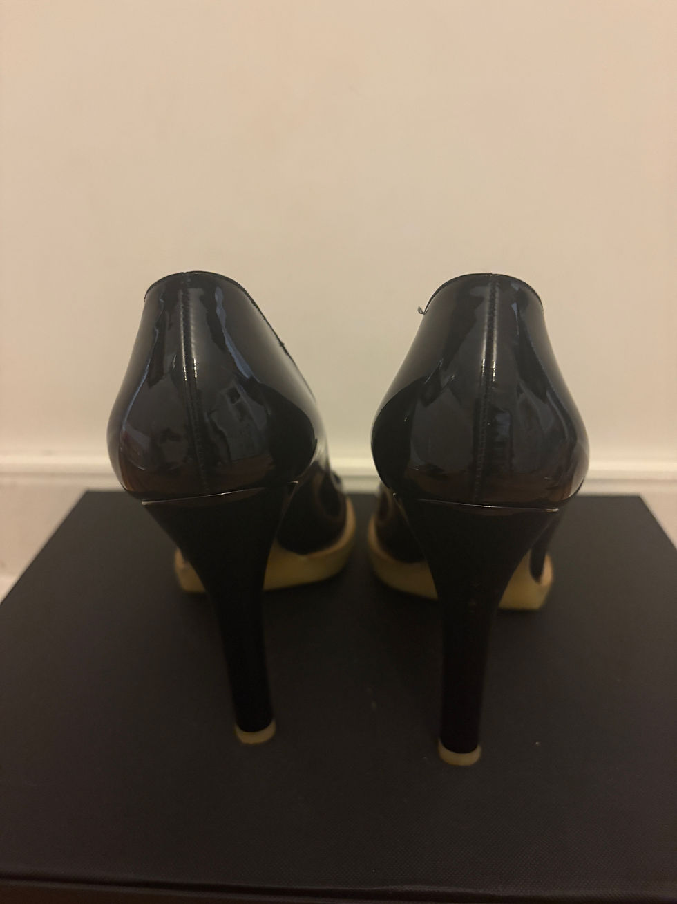 Thumbnail: Gucci black patent leather heels, pre-owned, size 38