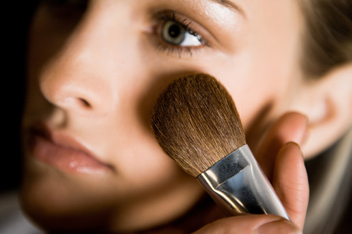 Examples of call center introduction by cosmetics companies.