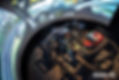 Pilote em um simulador de corrida 3.jpg