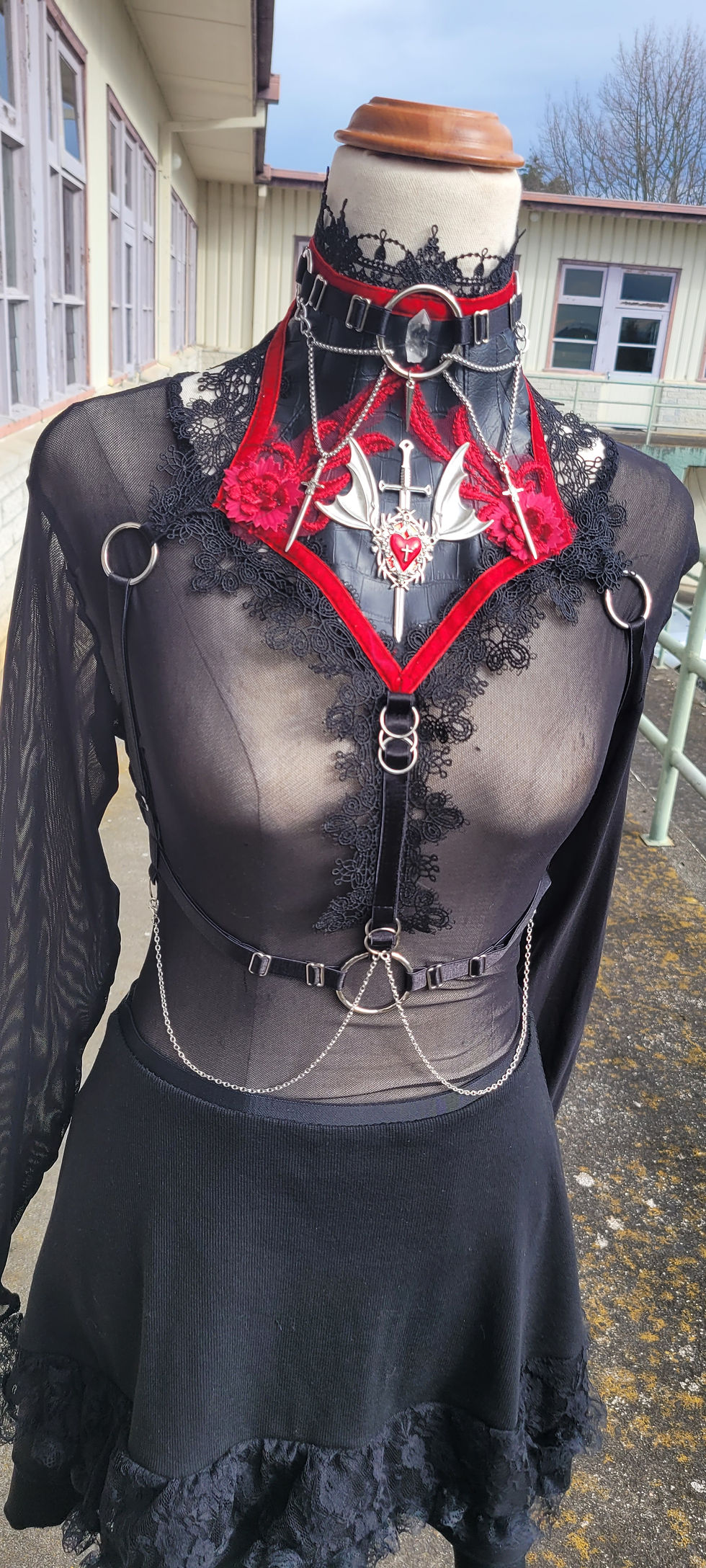 Thumbnail: Red bat Chokerharness 