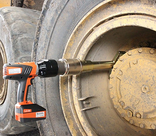 JUWEL-Schraubtechnik_Akku-Drehschrauber-Battery-Torque-Wrench-Radtmontage-Wheel-Assembly-3