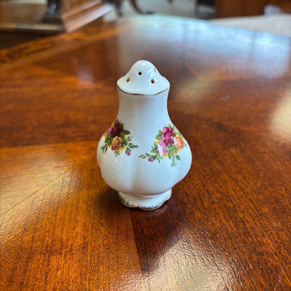 Thumbnail: Old Country Roses Royal Albert Bone China - Pepper shaker