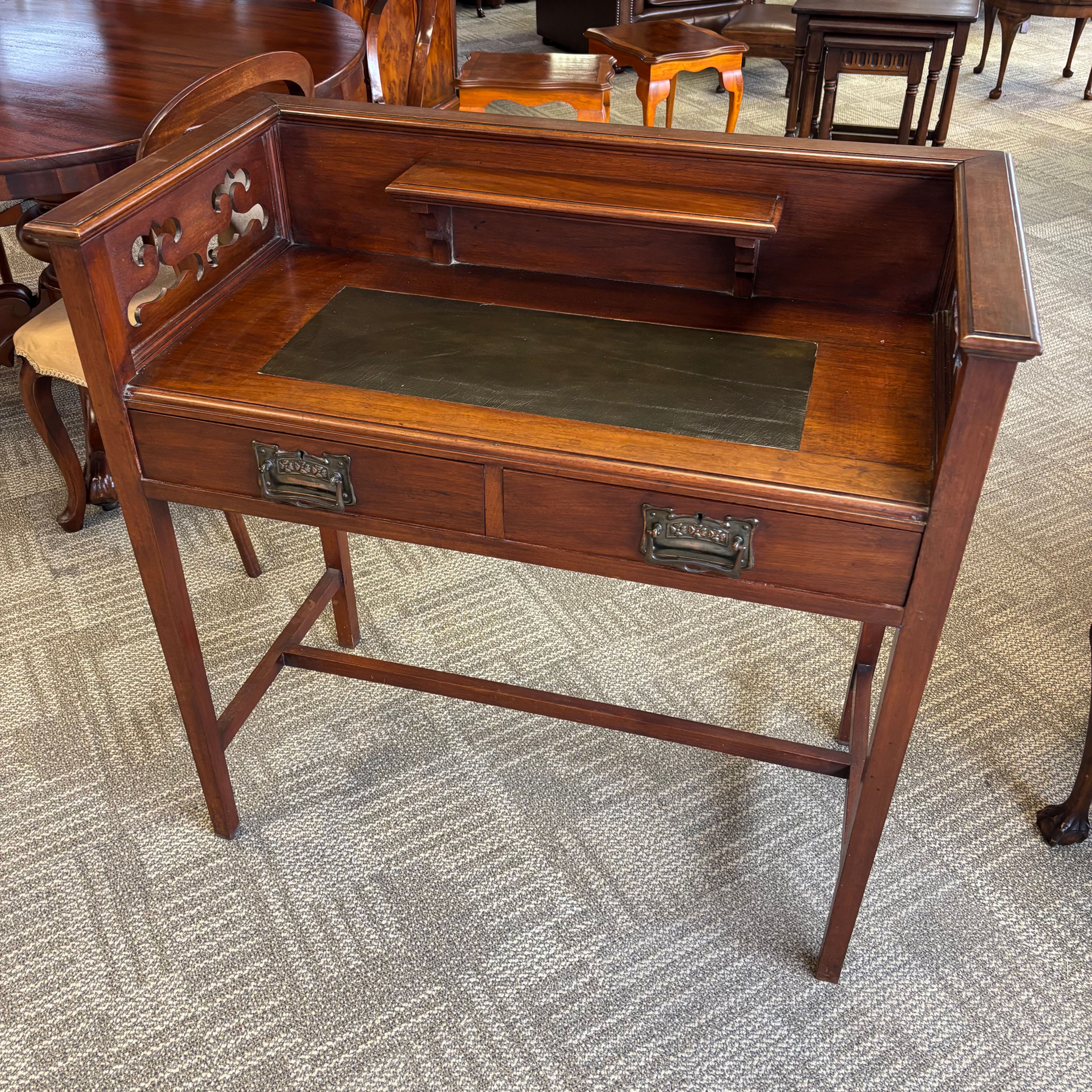 Beautiful Edwardian writing desk with green inset leather top