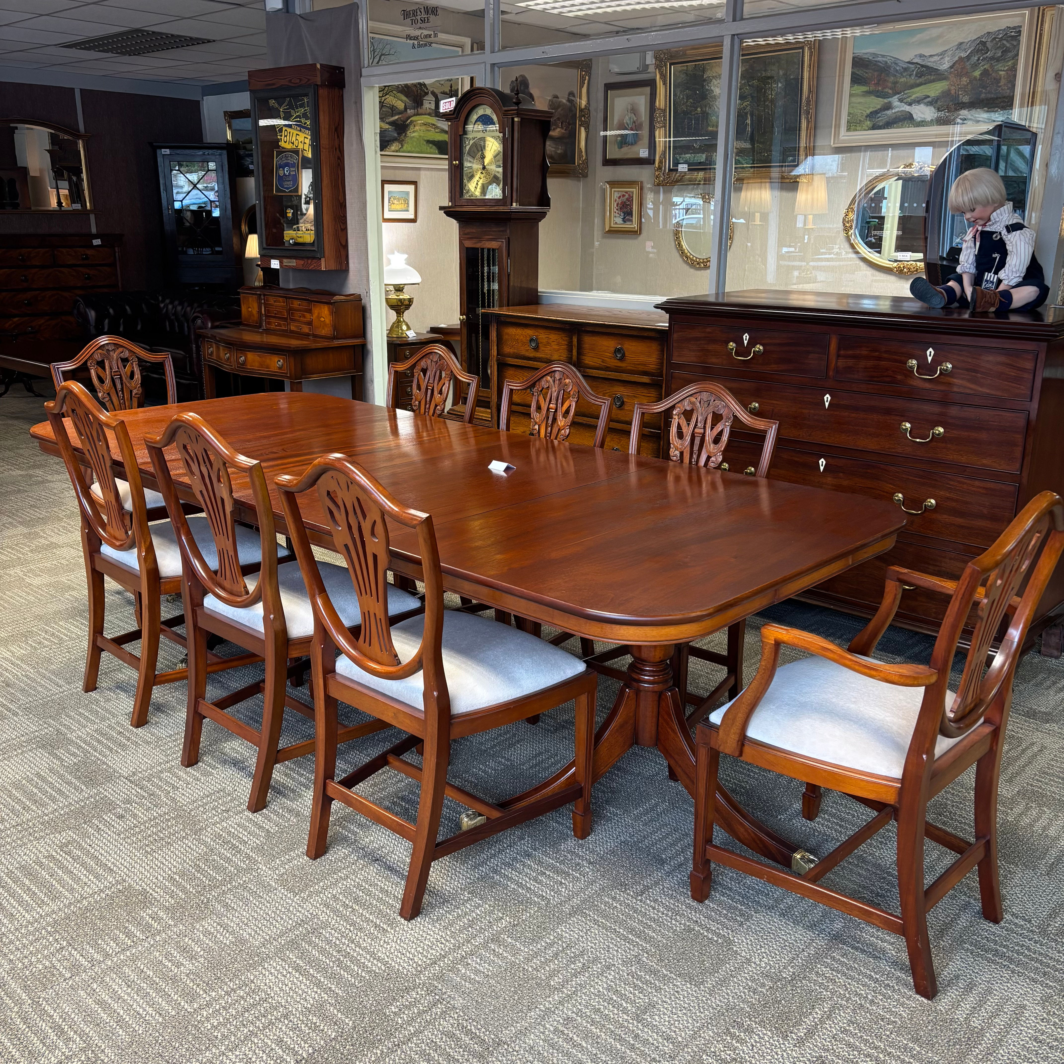 Fabulous regency style mahogany dining suite, matched with 8 chairs
