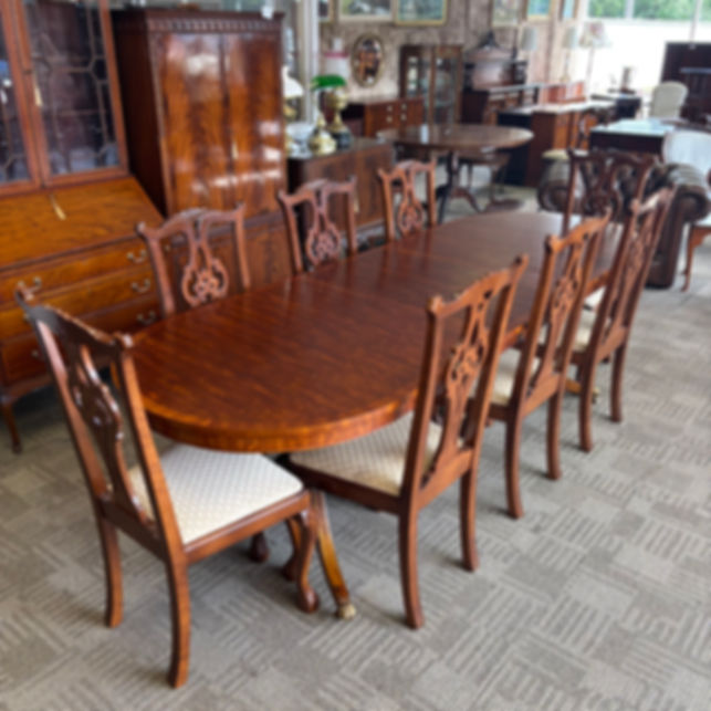 Beautiful mahogany flamed regency extendable dining table & 10 chairs