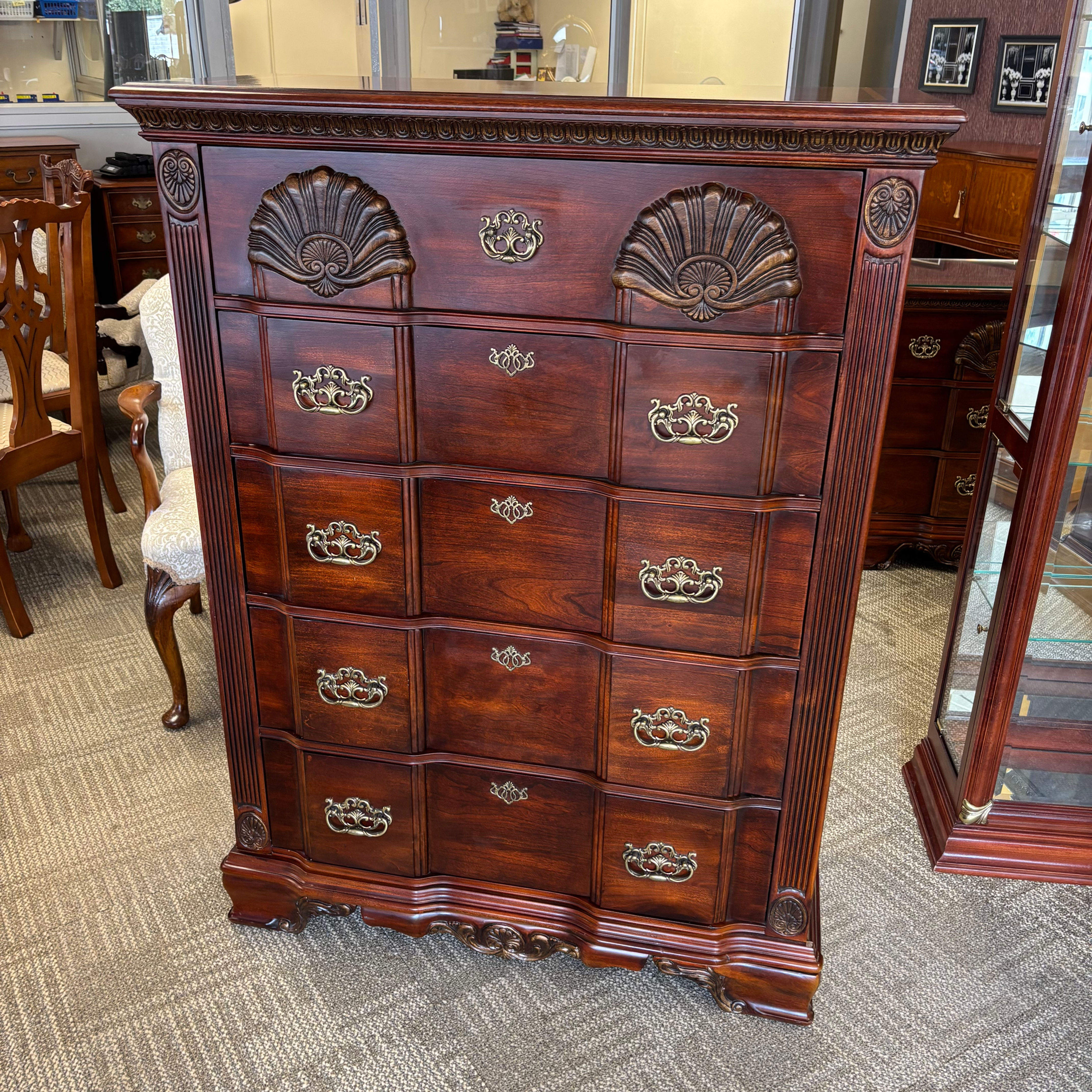 Superb mahogany chest of drawers