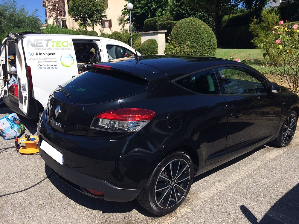 Mégane préparée à domicile avant mise en vente
