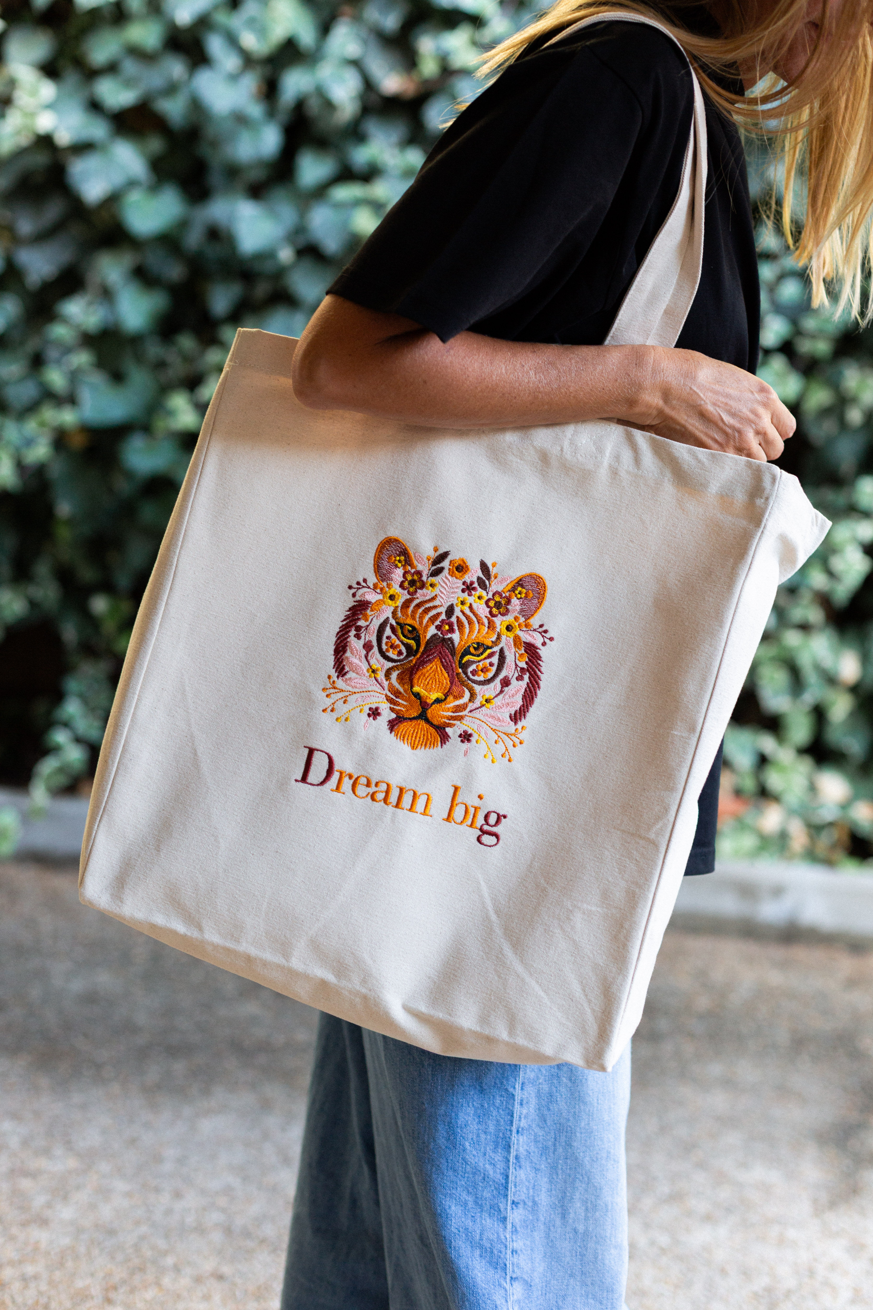 Le Tote Dream big