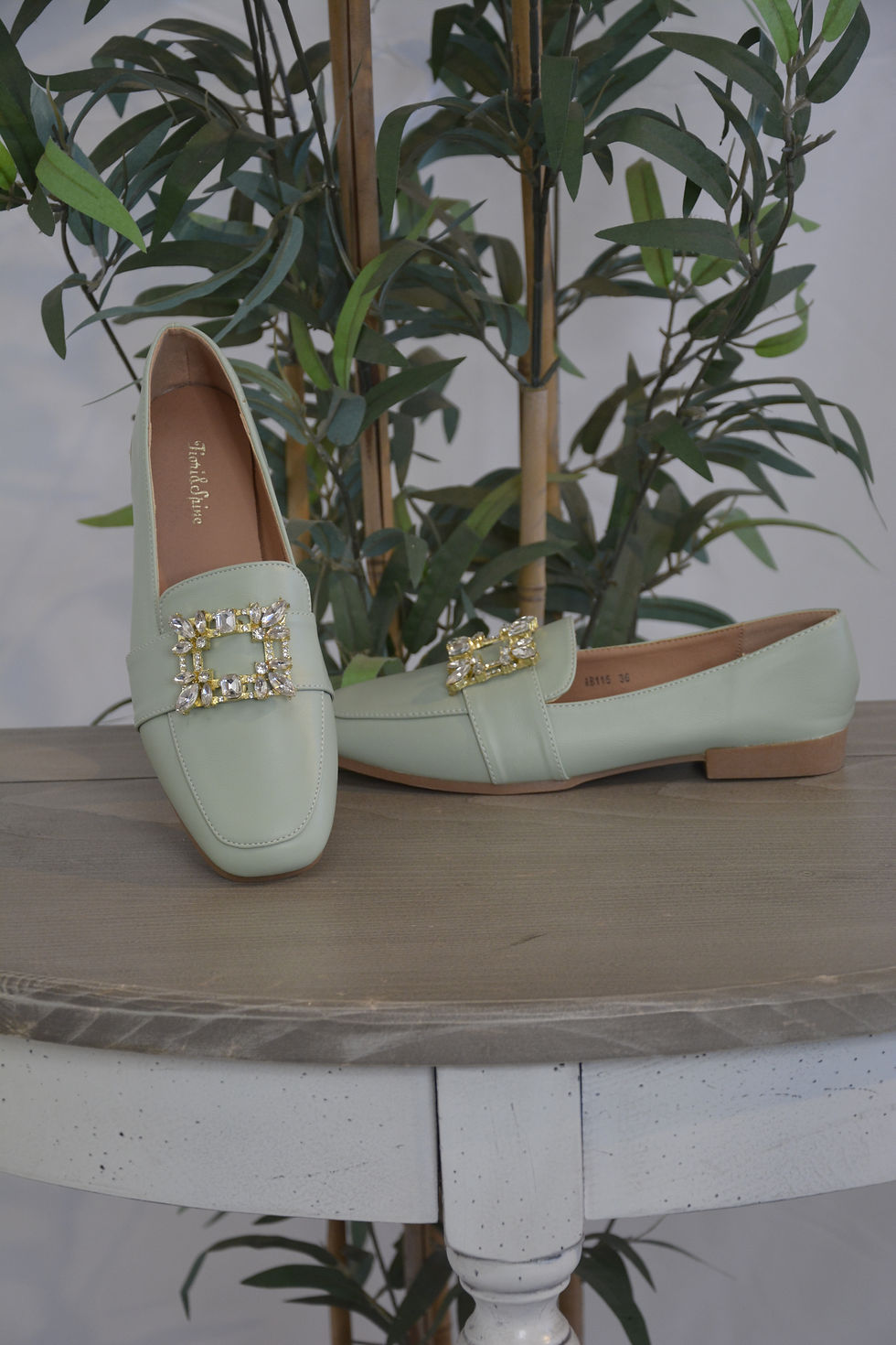 Mocassini verde acqua ecopelle  con fibbia gioiello